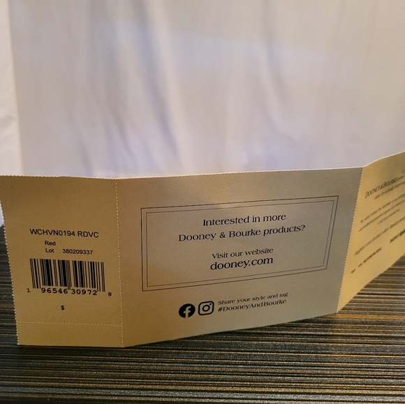 DOONEY & BOURKE RED & WHITE CHEVRON PATTERN COSMETIC BAG OR SMALL CLUTCH NWT - Picture 8 of 9